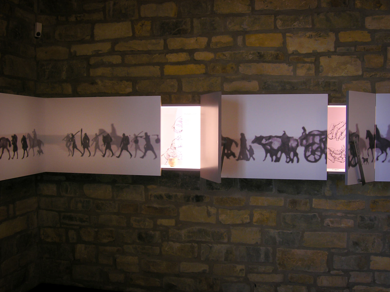 Das Referenzbild für Ausstellungsgestaltung aus der Dauerausstellung „Der Kaiser kehrt zurück“ zeigt eine Hands-on-Station.